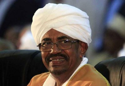 البشير يعلن تشكيل حكومة "رشيقة"