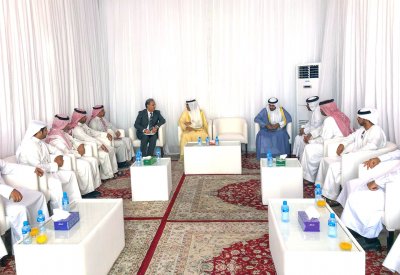 سمو محافظ الجنوبية يلتقي بمواطنين مدينة خليفة