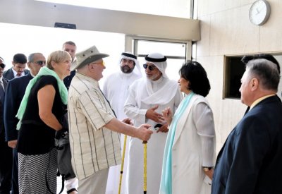 وفد جائزة نوبل للسلام يزور متحف البحرين الوطني