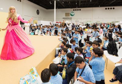 "ركن الإبداع" في معرض العين للكتاب يقدم فضاءً تعليمياً وترفيهياً للأطفال   