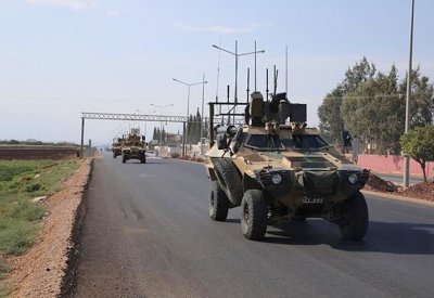 الجيش التركي يواصل إرسال التعزيزات إلى الحدود مع سوريا