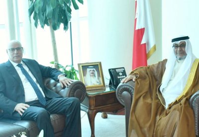 وزير شؤون المجلسين يستقبل السفير المغربي ويشيد بمستوى العلاقات بين البلدين