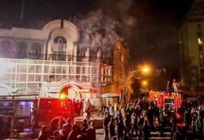 إيران تدين اقتحام قنصليتها.. ولا تحمي السفارات بطهران