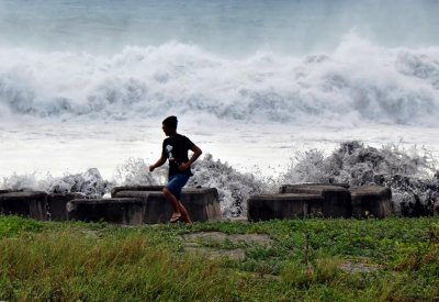 إعصار مانغكوت يضرب الفلبين و4 ملايين في عين العاصفة