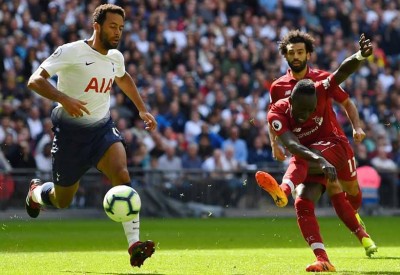 ماذا بين صلاح وماني؟ جماهير ليفربول تتساءل "بغضب"