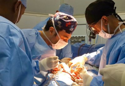 المستشفى العسكري يجري عملية لمريض لم يتمكن من فتح فمه منذ أكثر من 20 عاماً