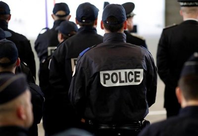 فرنسا.. لا تهديد أمنياً بعد فحص شرطة باريس سيارة مريبة