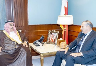 وزير الخارجية يستقبل منسق الأمم المتحدة والممثل المقيم لبرنامج الأمم المتحدة الإنمائي لدى البحرين