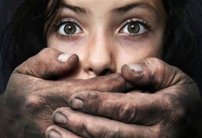  القبض على فنّان اغتصب 3 نساء بعد احتجازهن 