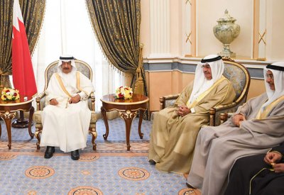 سمو رئيس الوزراء: البحرين حباها الله بشعب شغوف للعطاء والعمل