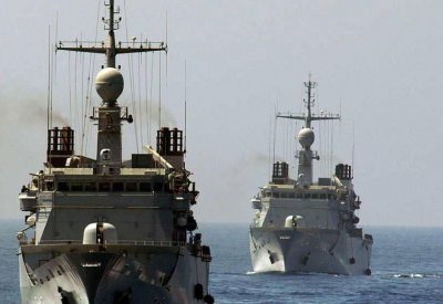  البحرية تطلق النار على قارب مشبوه في المياه المغربية