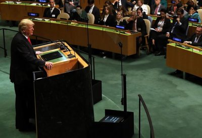 ترامب يتوعد إيران بعقوبات جديدة.. ويدعو العالم لعزلها
