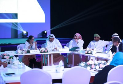 معهد الشارقة للتراث يكرم الوفود والشخصيات المشاركة 