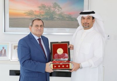الرئيس التنفيذي للمجلس الأعلى للبيئة يستقبل السفير الروسي