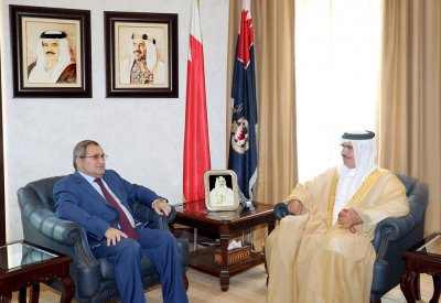 وزير الداخلية يستقبل السفير الروسي بمناسبة انتهاء فترة عمله