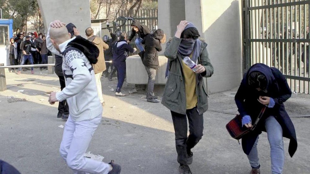 "هيومن رايتس" تطالب إيران بالتحقيق في مقتل 30 متظاهراً
