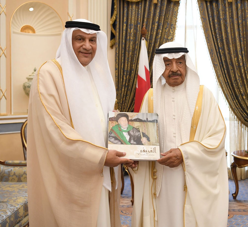 سمو رئيس الوزراء يستقبل السيد محمد جعفر الغريفي