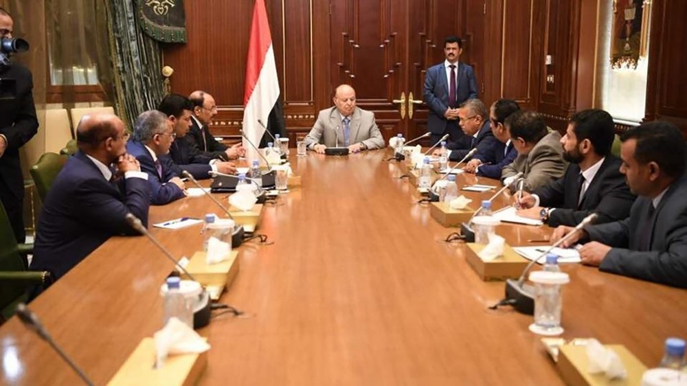 الرئيس اليمني يوجه بزيادة مرتبات القطاع المدني 30%