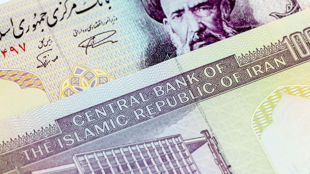 عملة إيران تعود للهبوط.. 120 ألف ريال لكل دولار