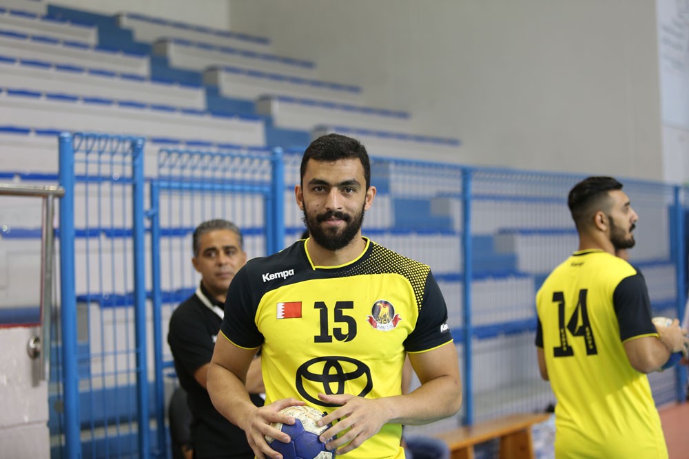 الأهلي والدير يطلبان ود مهدي مدن