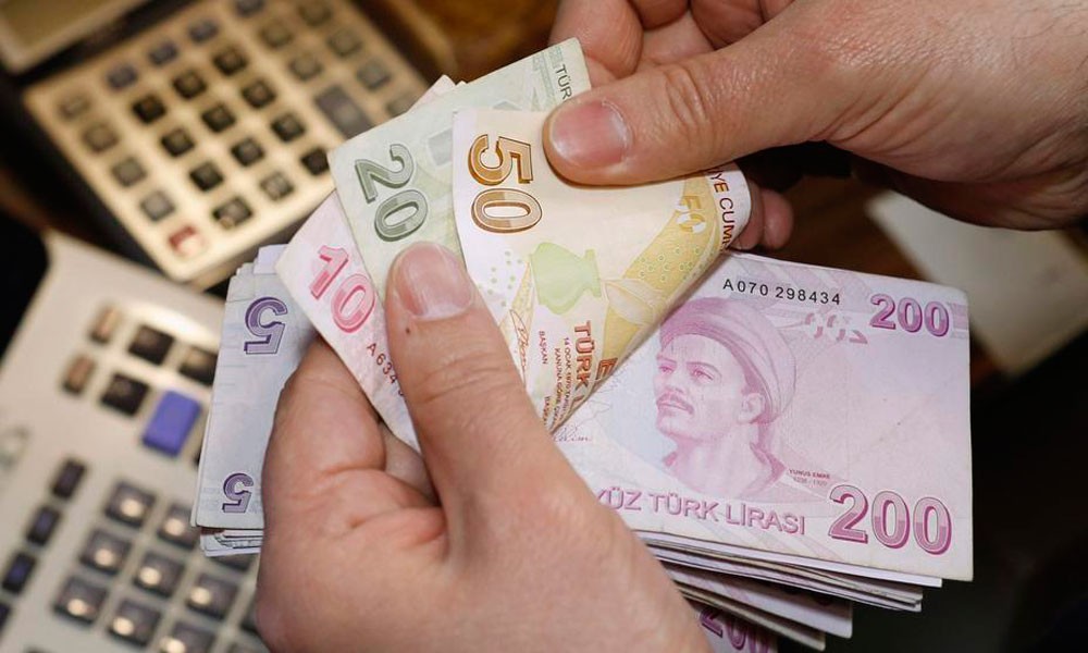 الليرة التركية تواصل التراجع أمام الدولار وترقب لبيانات التضخم