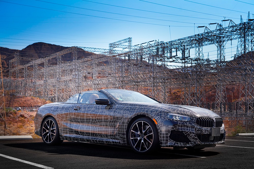 الطراز الأولي من BMW الفئة الثامنة المكشوفة يخضع للاختبار في "وادي الموت"