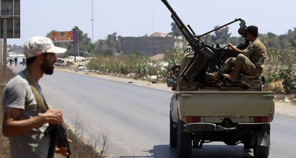 ليبيا.. المعارك في طرابلس تتسبب بنزوح آلاف المدنيين