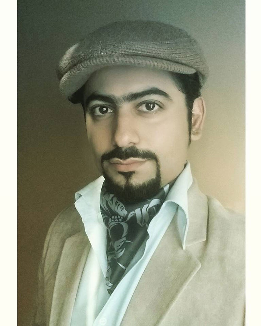 وراء كل وجه قصة، وأرسم بمعدل 6 ساعات يوميا