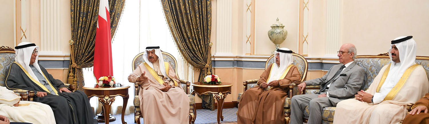 سمو رئيس الوزراء: تعامل جدي وبناء مع ما يطرحه المواطنون بوسائل الإعلام