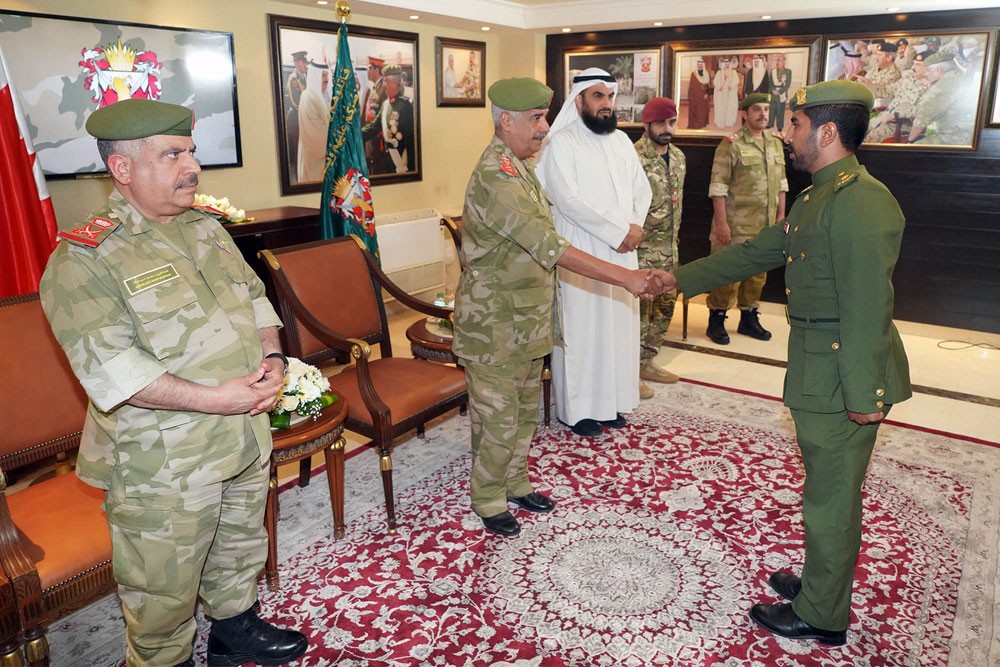 سمو رئيس الحرس الوطني: ضباط الحرس عُرفوا بأداء واجبهم بكل كفاءة