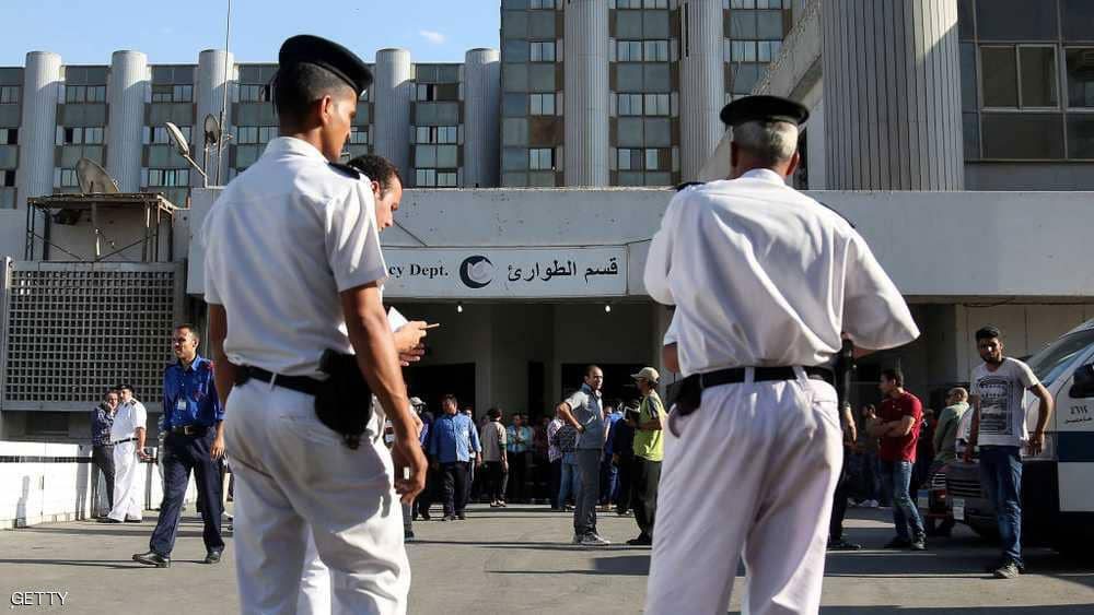 مصر تسلم جثماني السائح البريطاني وزوجته للسفارة