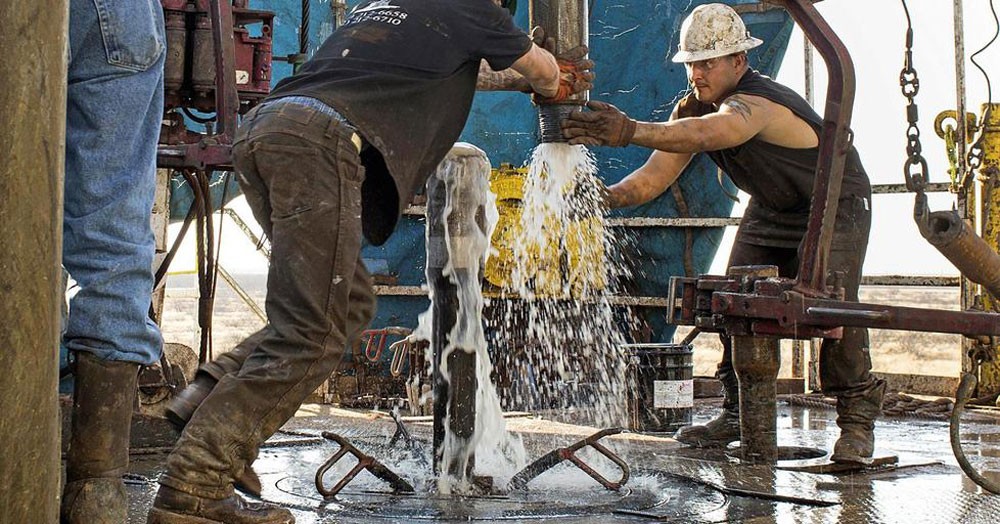 بيكر هيوز : عدد حفارات النفط في أمريكا يسجل ثاني انخفاض في ثلاثة أسابيع