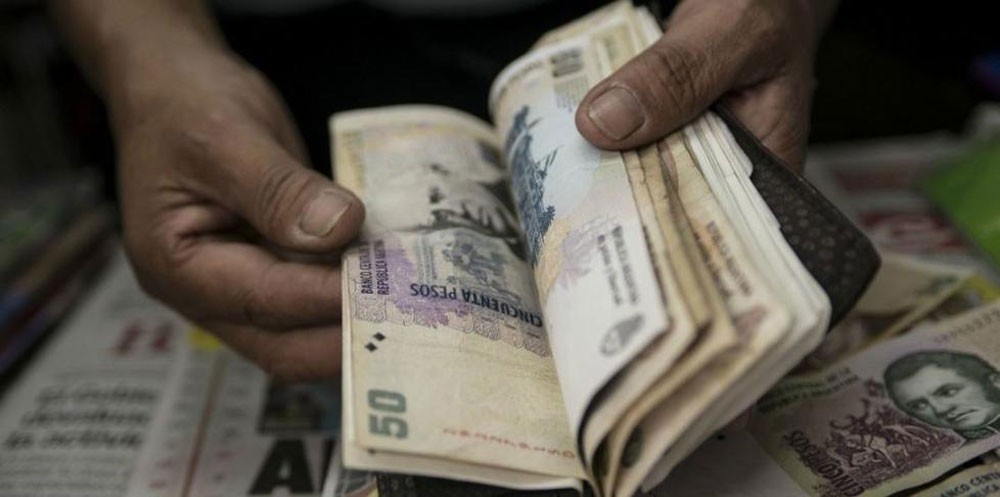 عملة الأرجنتين تواصل الصعود لثالث يوم بعد تعليقات لمحافظ البنك المركزي