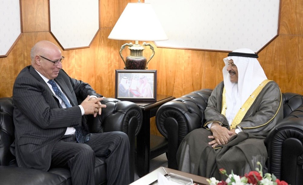 الصالح يعرب عن اعتزازه بعمق العلاقات البحرينية المغربية