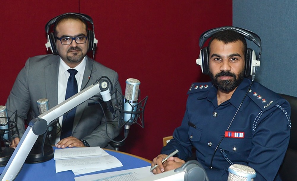 انسيابية مرورية في بداية العام الدراسي.. ومجلة وطني بين أيدي الطلبة