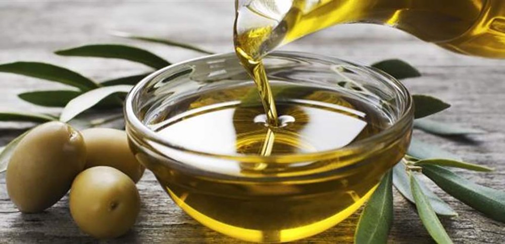  تناولوا زيت الزيتون على معدة خاوية.. إليكم فوائده! 