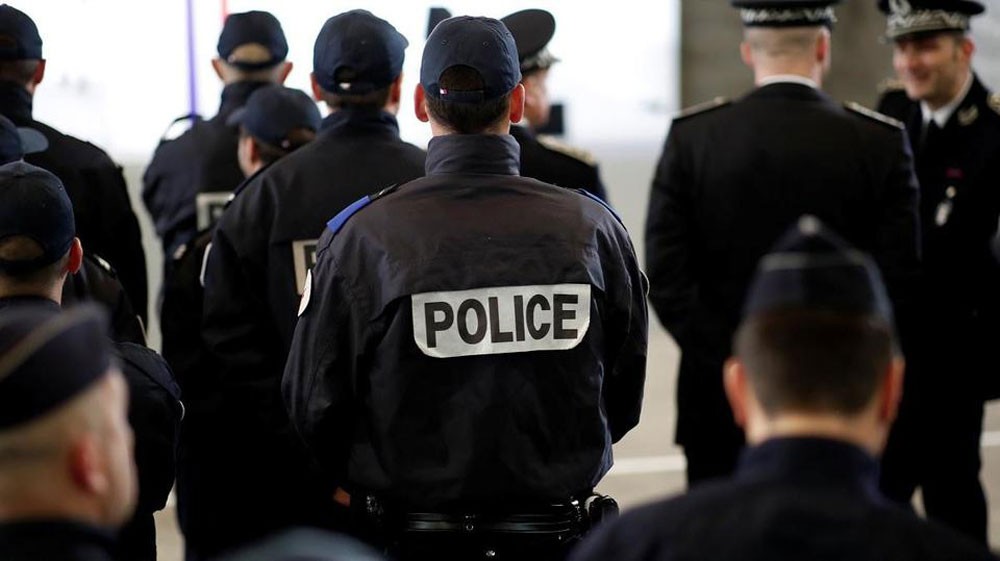 فرنسا.. لا تهديد أمنياً بعد فحص شرطة باريس سيارة مريبة