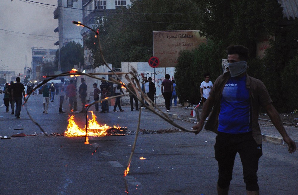 اعتقالات "تحت جنح الظلام" بالبصرة.. ومطالبة بالمحاسبة