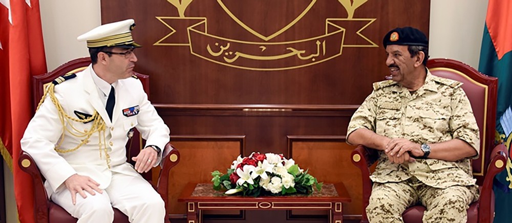 القائد العام لقوة دفاع البحرين يستقبل الملحق العسكري الفرنسي الجديد