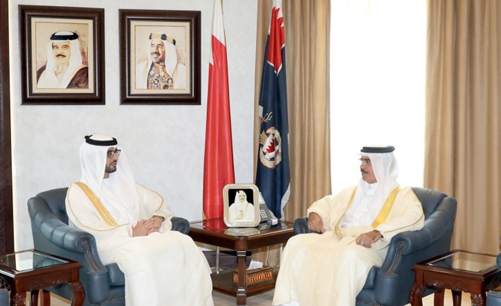 وزير الداخلية يبحث مع سفير دولة الإمارات عددا من الموضوعات المشتركة