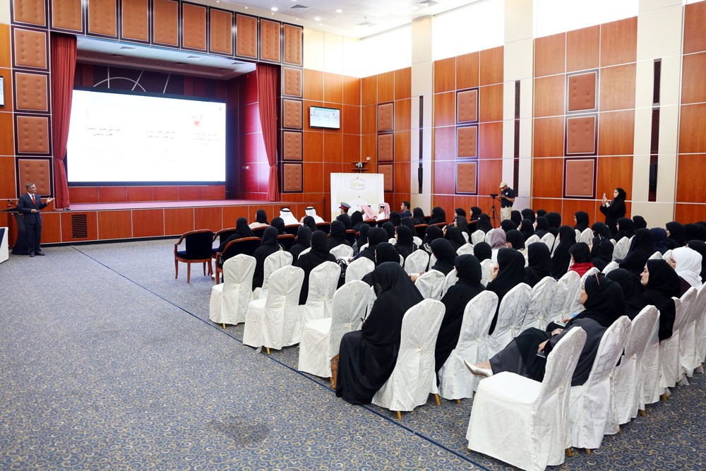 محافظ العاصمة يثنى على جهود "الأعلى للمرأة" في تهيئة العازمات على الترشح للانتخابات