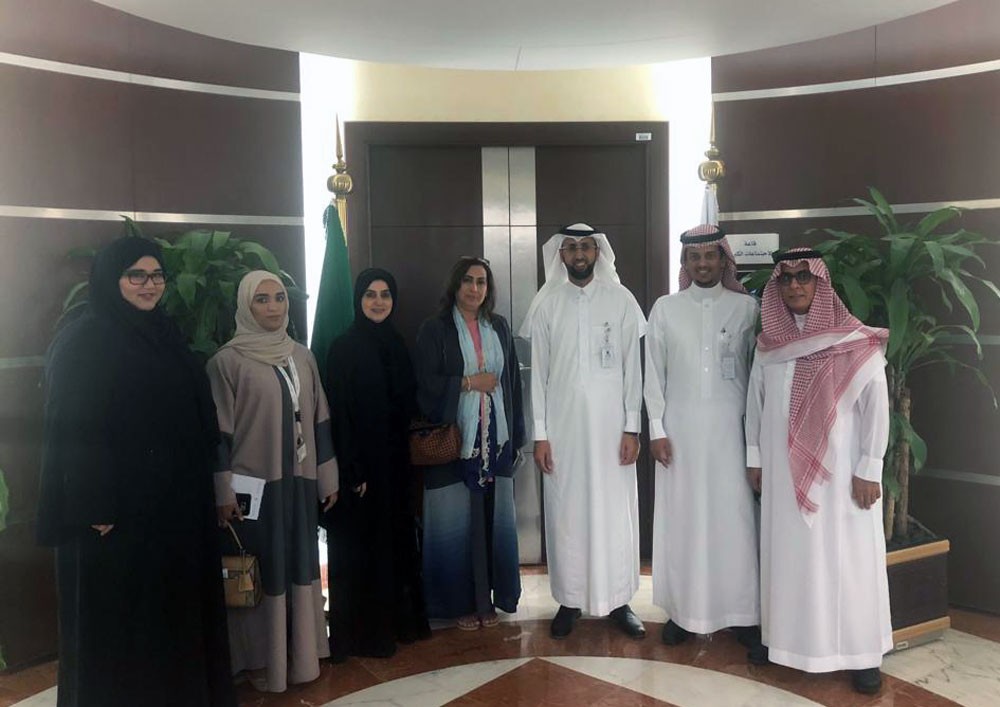 المهن والخدمات الصحية يزور هيئة الدواء والغذاء السعودية