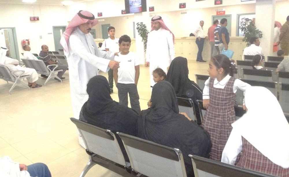 وزير التربية والتعليم يطلع على خدمات مركز المراجعين بالوزارة