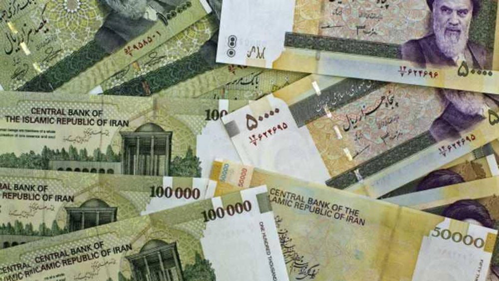 إيران تمنع محافظ البنك المركزي السابق من مغادرة البلاد
