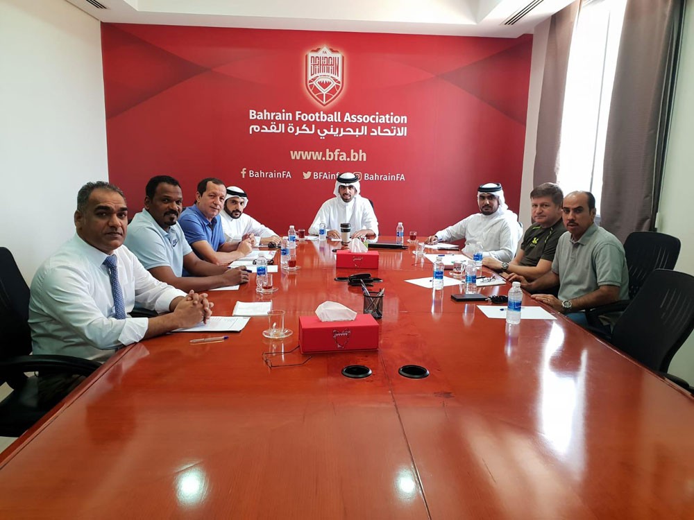 خالد بن سلمان يطلع على برنامج المنتخب الأول والمنتخب الأولمبي