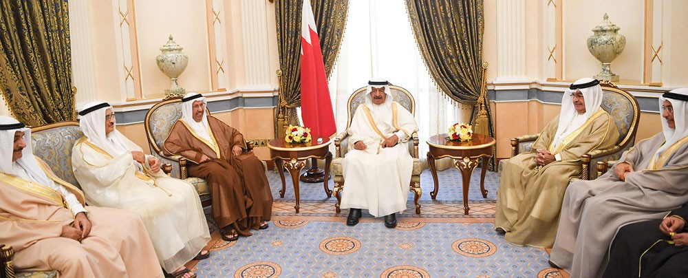 سمو رئيس الوزراء: البحرين حباها الله بشعب شغوف للعطاء والعمل