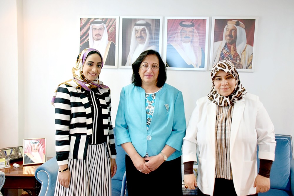 وزيرة الصحة تتسلم دراسة أولية حول سمنة المراهقين بالمملكة 
