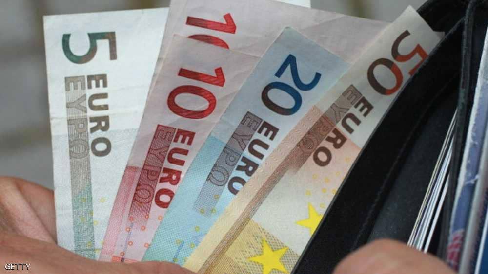  ميزانية إيطاليا "تؤذي" اليورو
