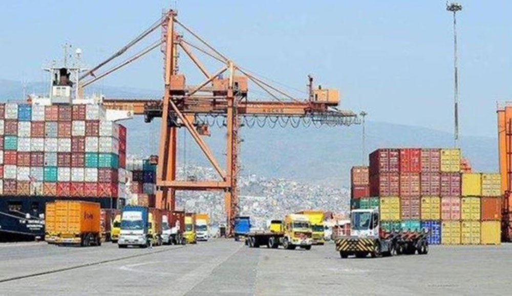 العجز التجاري التركي ينخفض 59% في أغسطس والواردات تهبط