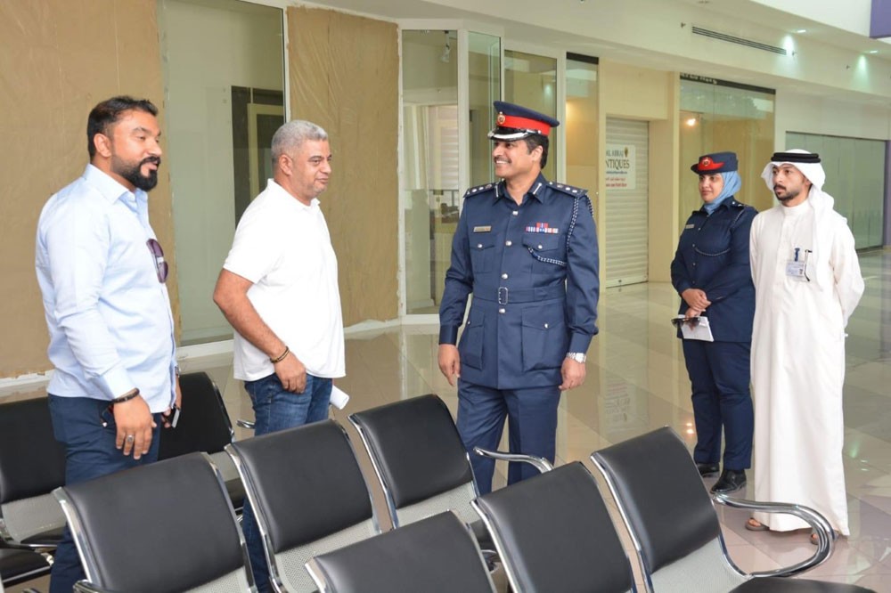 نائب مدير المرور يؤكد خلال زيارته مراكز الخدمات على سرعة انجاز المعاملات